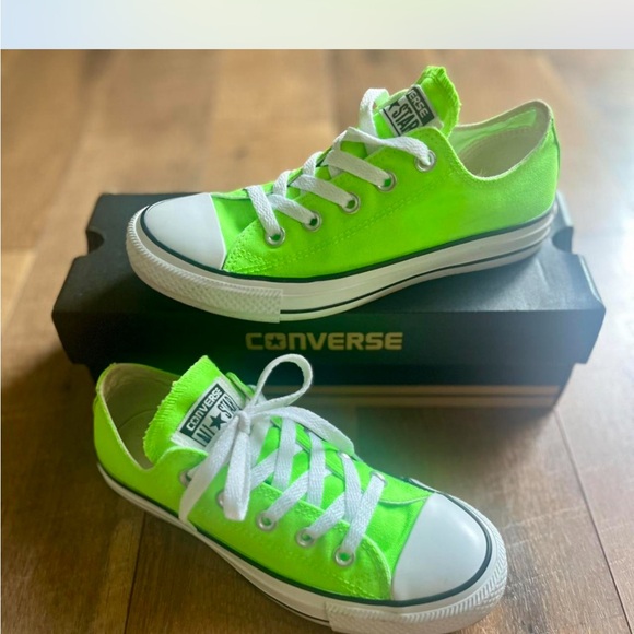 Converse Bright Green Sneakers - Picture 1 of 3